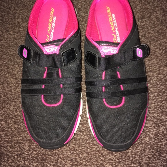 Shoes - Slip on tennis shoes